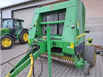 Пресс-подборщик рулонный John Deere 842: фото 2