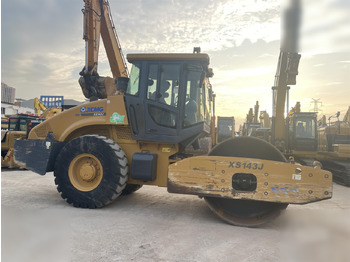 Компактор XCMG XS143J
