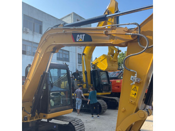 Экскаватор CATERPILLAR