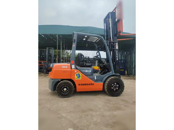 Дизельный погрузчик TOYOTA