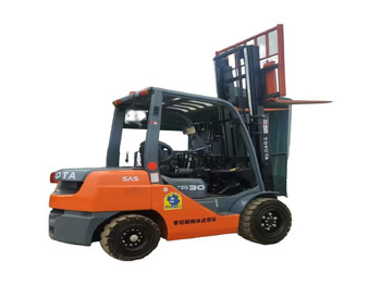 Toyata 3-ton в лизинг Toyata 3-ton: фото 1