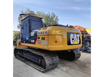 Гусеничный экскаватор