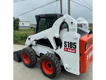 Мини-погрузчик с бортовым поворотом BOBCAT S16