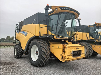 Зерноуборочный комбайн NEW HOLLAND CR series