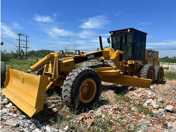 Грейдер CATERPILLAR 140H