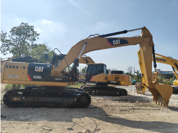 Гусеничный экскаватор CATERPILLAR 320D