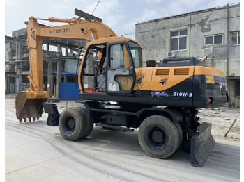 Гусеничный экскаватор HYUNDAI R210