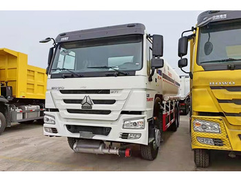 SINOTRUK Howo 6X4 Oil Truck Price for Sale in Djibouti в лизинг SINOTRUK Howo 6X4 Oil Truck Price for Sale in Djibouti: фото 2