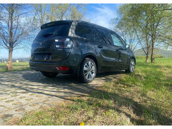 : фото в шапке страницы