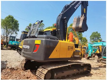 Гусеничный экскаватор VOLVO EC140