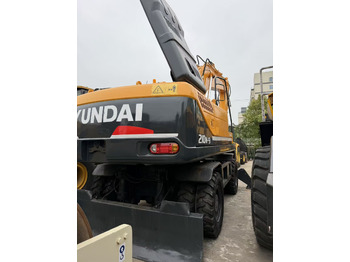 Колёсный экскаватор HYUNDAI R210