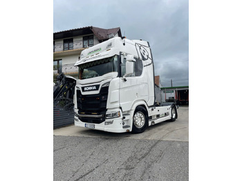 Тягач SCANIA R 520