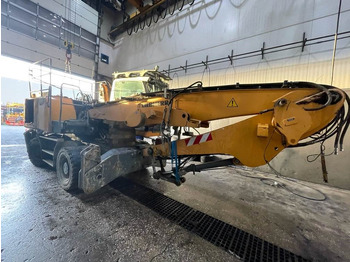 Колёсный экскаватор LIEBHERR LH 22 M