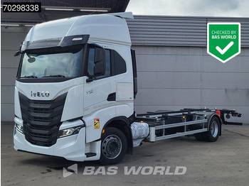 Грузовик-контейнеровоз/ Сменный кузов IVECO S-WAY
