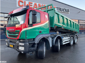 Самосвал IVECO Trakker