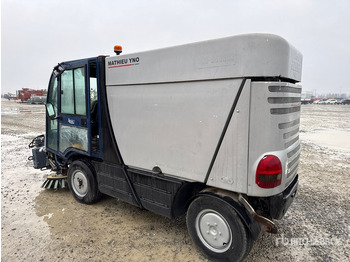 Подметально-уборочная машина 2002 Mathieu Azura Sweeper Truck: фото 2 Подметально-уборочная машина 2002 Mathieu Azura Sweeper Truck: фото 2