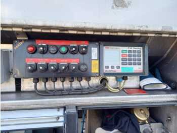 Грузовик-цистерна Scania PRT: фото 2