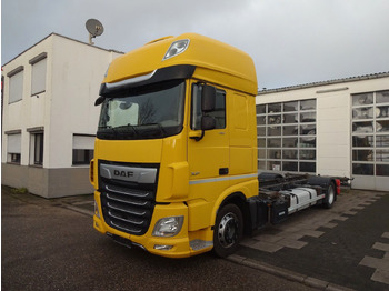 Грузовик-контейнеровоз/ Сменный кузов DAF XF 480