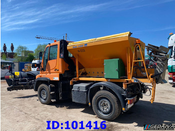 Снегоуборочная машина MERCEDES-BENZ Unimog U300 4X4: фото 4