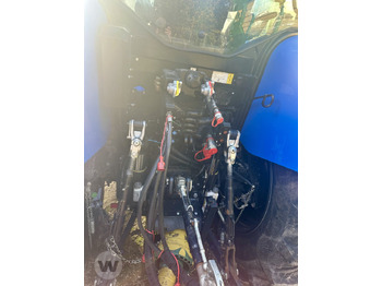 Трактор New Holland T6.180: фото 4