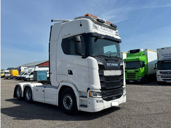 Тягач SCANIA S 580