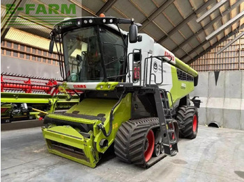 Зерноуборочный комбайн CLAAS Lexion