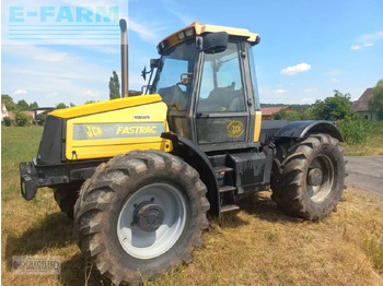 Трактор JCB