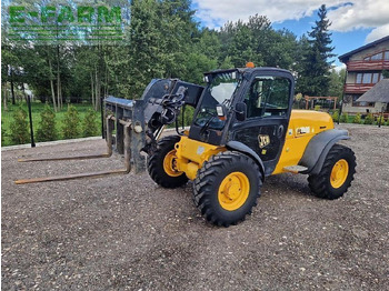 Колёсный погрузчик JCB