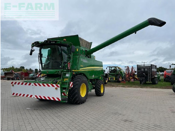 Зерноуборочный комбайн JOHN DEERE T560
