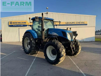 Трактор NEW HOLLAND T7000