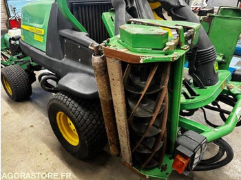 Газонокосилка JOHN DEERE 8400