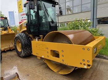 Каток CATERPILLAR CS66B
