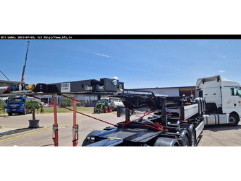 Полуприцеп-контейнеровоз/ Сменный кузов KRONE SDC