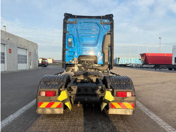 Тягач Ford F-Max: фото 4