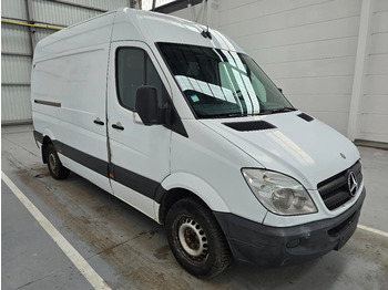 Фото интерьера 1: Цельнометаллический фургон, Грузопассажирский фургон Mercedes-Benz Sprinter 313 CDI / AIRCO L2H2