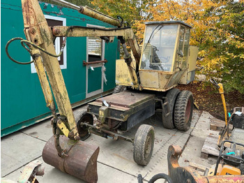 Колёсный экскаватор