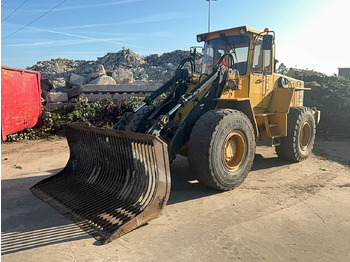 Колёсный погрузчик VOLVO L90