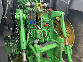 Трактор John Deere 6215R: фото 5 Трактор John Deere 6215R: фото 5