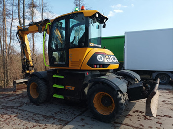 Колёсный экскаватор JCB