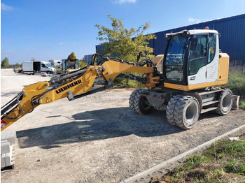 : фото в шапке страницы