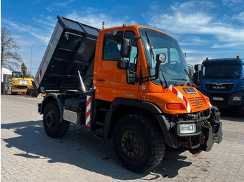 Внедорожный самосвал UNIMOG U400