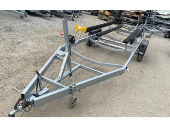 Лодочный прицеп BORO