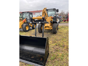 Колёсный погрузчик CATERPILLAR 908H