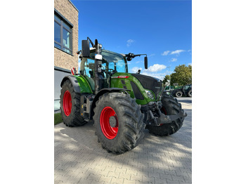 Трактор FENDT 724 Vario