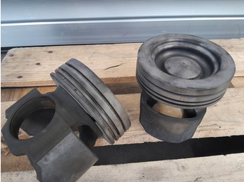 : фото в шапке страницы