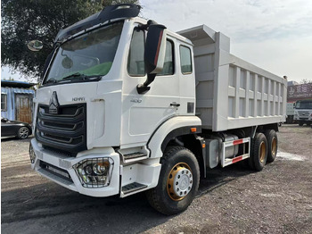 Самосвал SINOTRUK