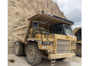 Внедорожный самосвал CATERPILLAR