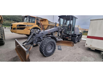 Грейдер NEW HOLLAND