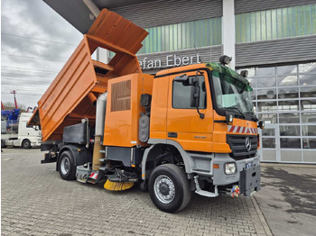 Подметально-уборочная машина Mercedes-Benz Actros 2032 A 4x4 Bucher STKF 9500 Airport 30x: фото 2 Подметально-уборочная машина Mercedes-Benz Actros 2032 A 4x4 Bucher STKF 9500 Airport 30x: фото 2