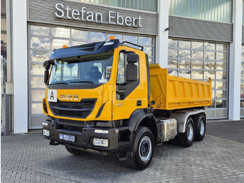 Тягач Iveco Trakker AD380T50 6x4 Kipper/SZM Wechselsystem: фото 2